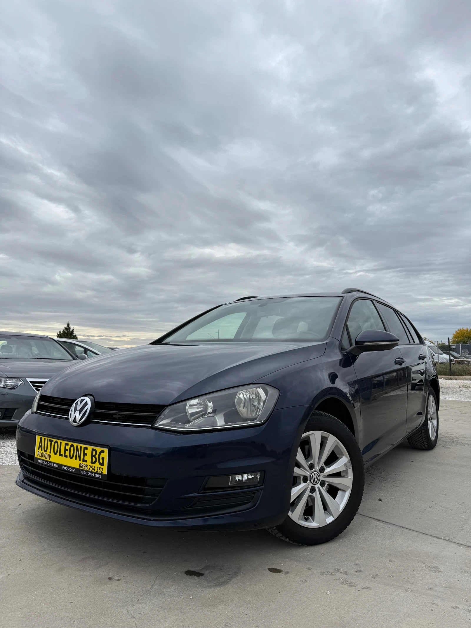 VW Golf 1.6 TDi, снимка 3 - Автомобили и джипове - 56725222