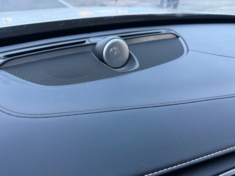 Volvo Xc90 2019* T6 R-DESIGN* B&W* DISTRONIK* ОБДУХ* HEAD-UP*, снимка 11 - Автомобили и джипове - 52584319