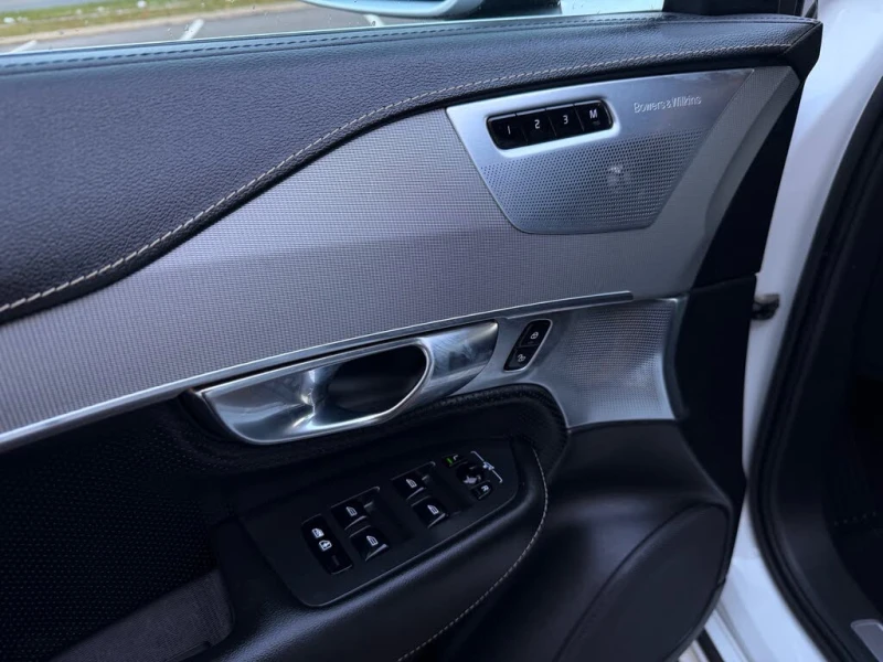 Volvo Xc90 2019* T6 R-DESIGN* B&W* DISTRONIK* ОБДУХ* HEAD-UP*, снимка 12 - Автомобили и джипове - 52584319