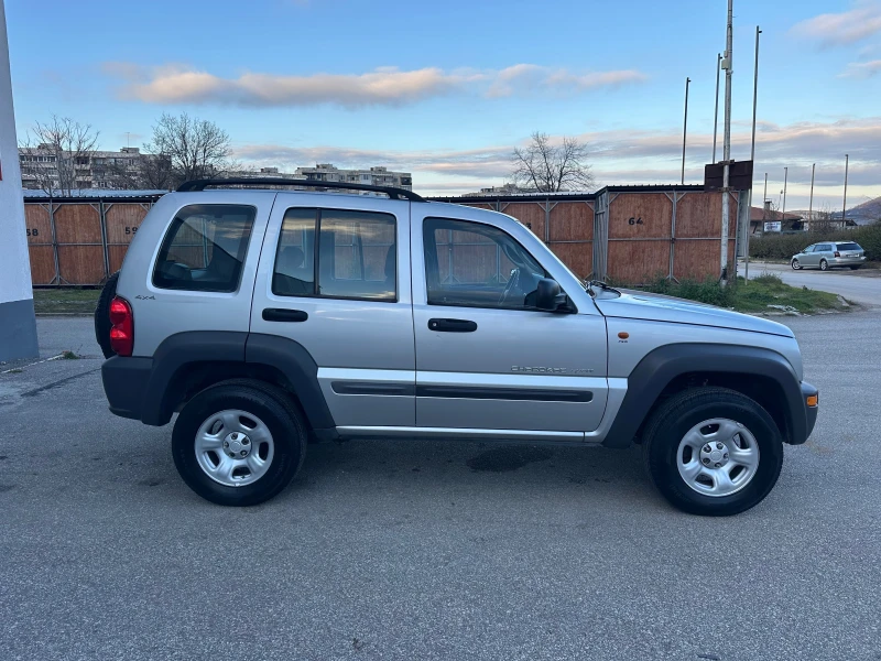 Jeep Cherokee 2.5CRD 4x4 Италия Sport, снимка 8 - Автомобили и джипове - 52755055