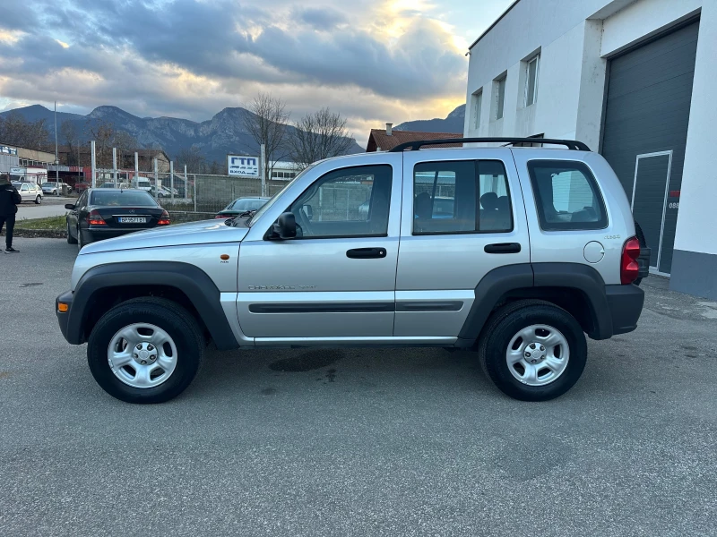 Jeep Cherokee 2.5CRD 4x4 Италия Sport, снимка 4 - Автомобили и джипове - 52755055