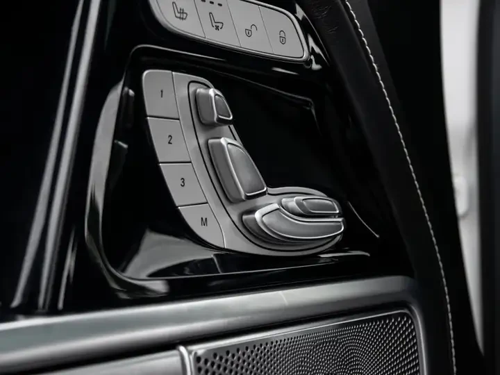 Mercedes-Benz G 63 AMG TWO TONE* BURMESTER* ПОДГРЕВИ* ОБДУХ* 360* БЕЗ ИНЦ, снимка 14 - Автомобили и джипове - 53230872