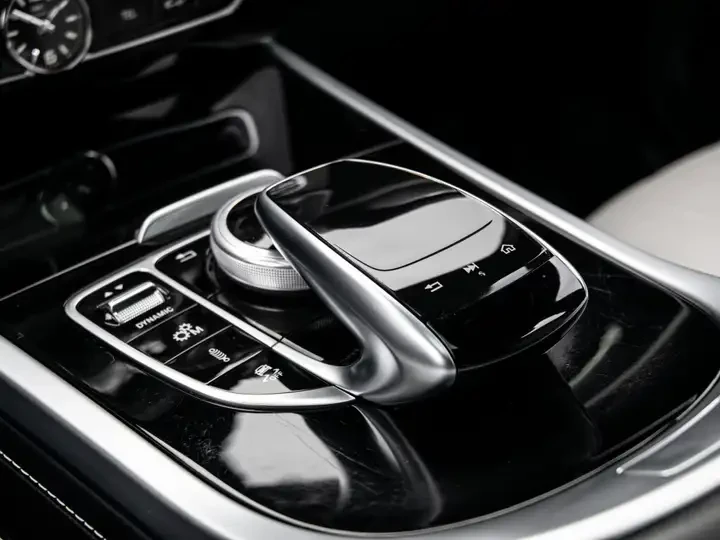 Mercedes-Benz G 63 AMG TWO TONE* BURMESTER* ПОДГРЕВИ* ОБДУХ* 360* БЕЗ ИНЦ, снимка 12 - Автомобили и джипове - 53230872