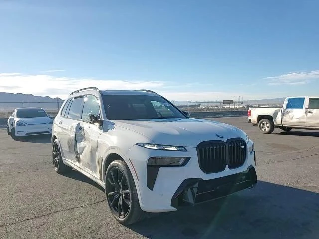 BMW X7 4.4l M60I, снимка 13 - Автомобили и джипове - 53489559