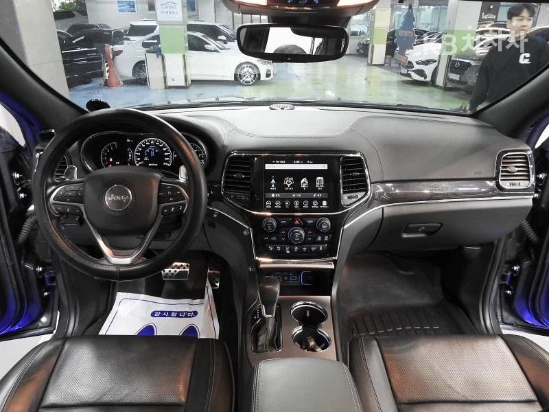 Jeep Grand cherokee 3.6 Overland, снимка 9 - Автомобили и джипове - 54821694