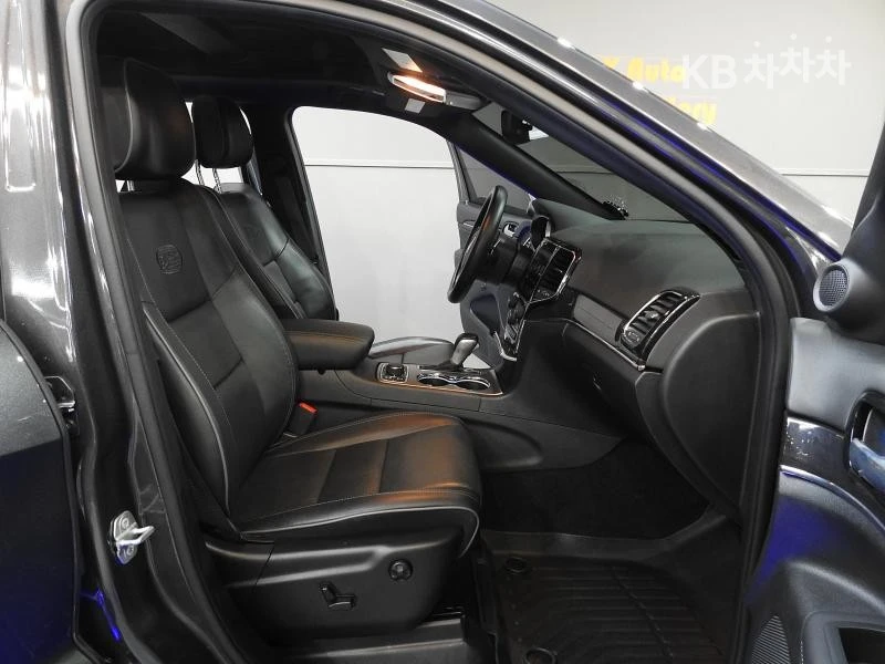 Jeep Grand cherokee 3.6 Overland, снимка 7 - Автомобили и джипове - 54821694