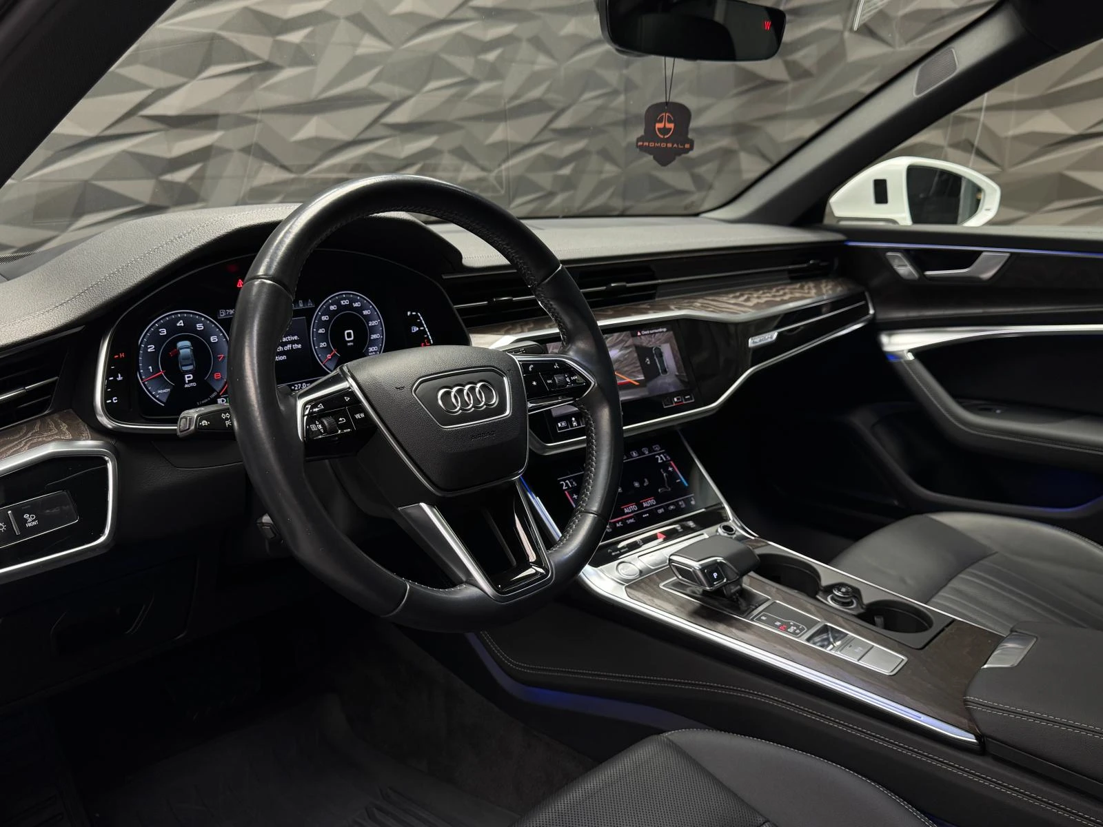Audi Q8 55TFSI Quattro ABT* B&O* Обдухване* Pano* 360 - изображение 10