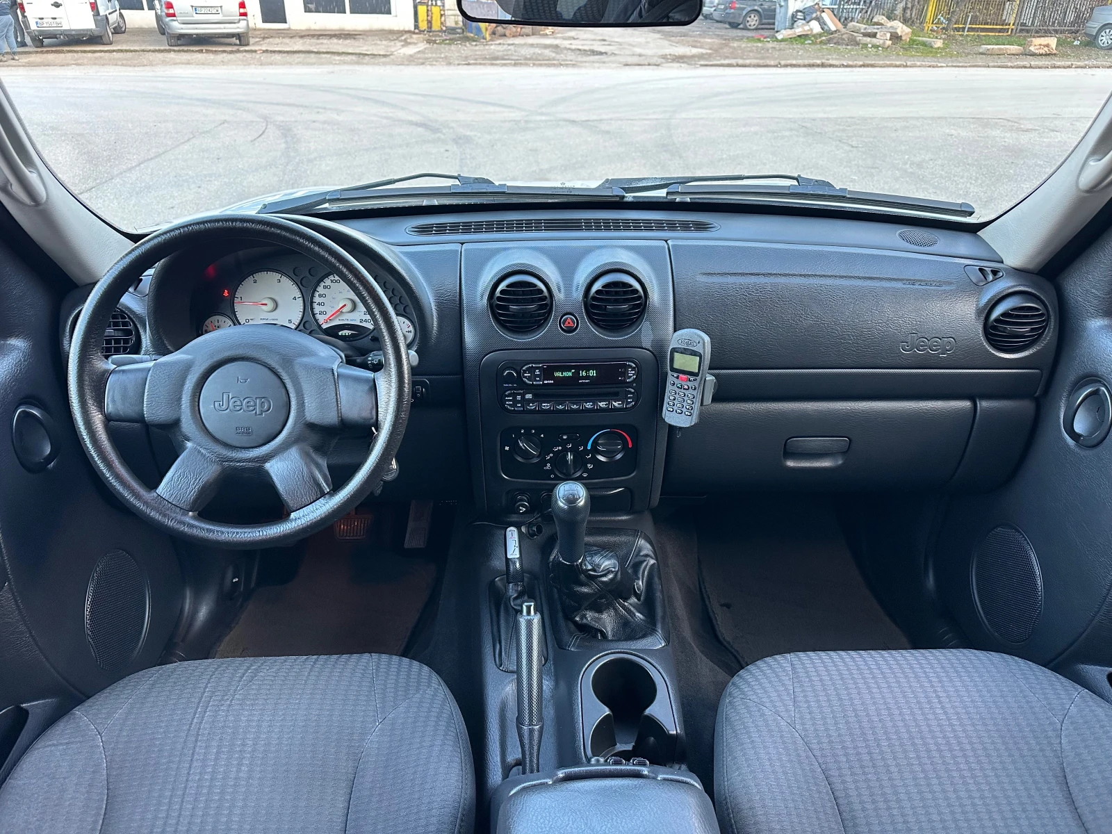 Jeep Cherokee 2.5CRD 4x4 ������ Sport | Mobile.bg � ����������� 12