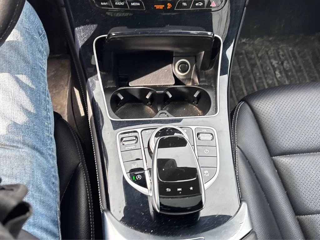 Mercedes-Benz GLC 300 CARFAX* ДВА КЛЮЧА * ВТОРИ КОМПЛЕКТ ГУМИ, снимка 12 - Автомобили и джипове - 53981849