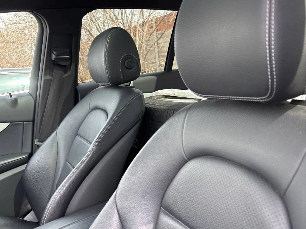 Mercedes-Benz GLC 300 CARFAX* ДВА КЛЮЧА * ВТОРИ КОМПЛЕКТ ГУМИ, снимка 7 - Автомобили и джипове - 53981849