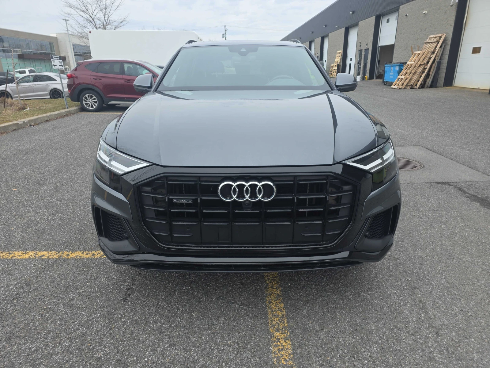 Audi Q8 Progressiv * * ПАНОРАМА * * ОБДУХВАНЕ * * , снимка 2 - Автомобили и джипове - 54306977