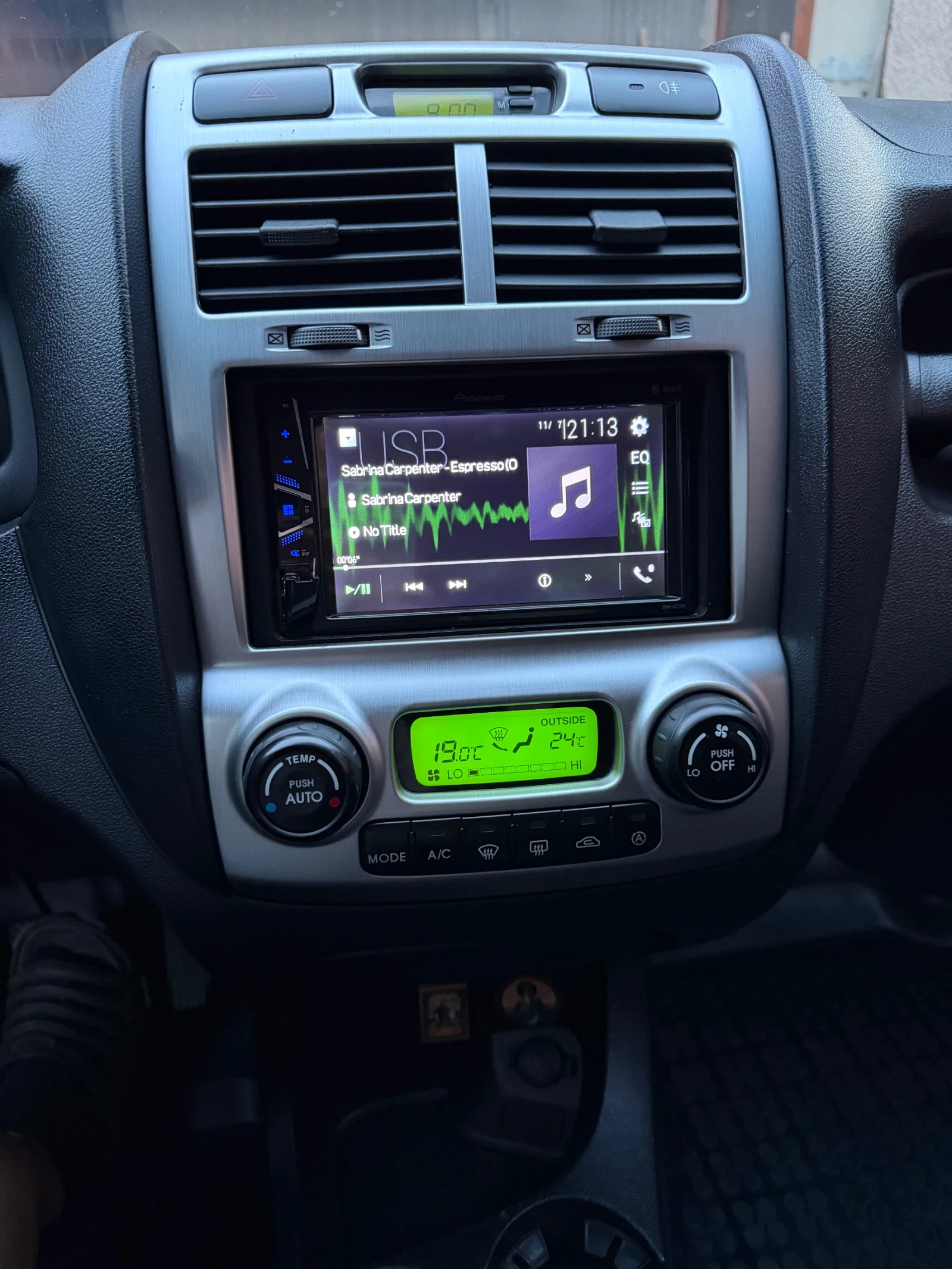 Kia Sportage 2.0 CRDI 4x4 , снимка 7 - Автомобили и джипове - 55328027