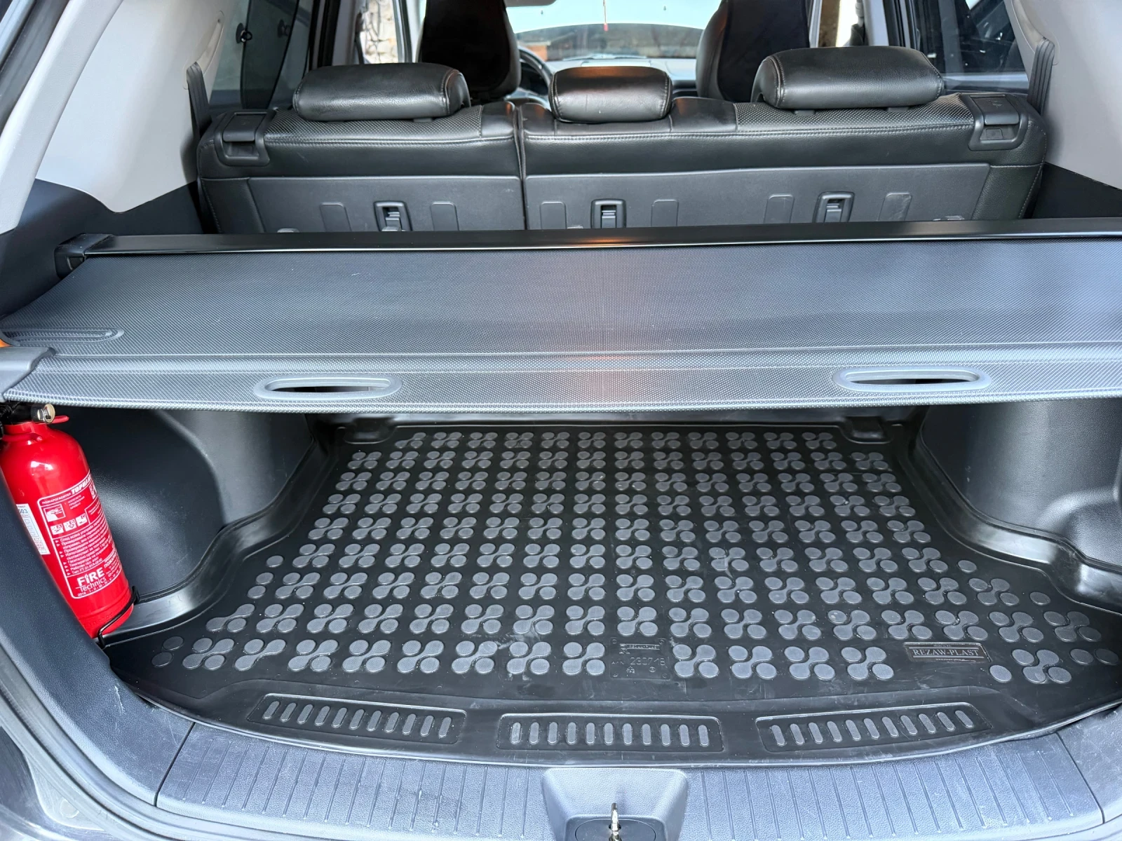 Kia Sportage 2.0 CRDI 4x4 , снимка 17 - Автомобили и джипове - 55328027