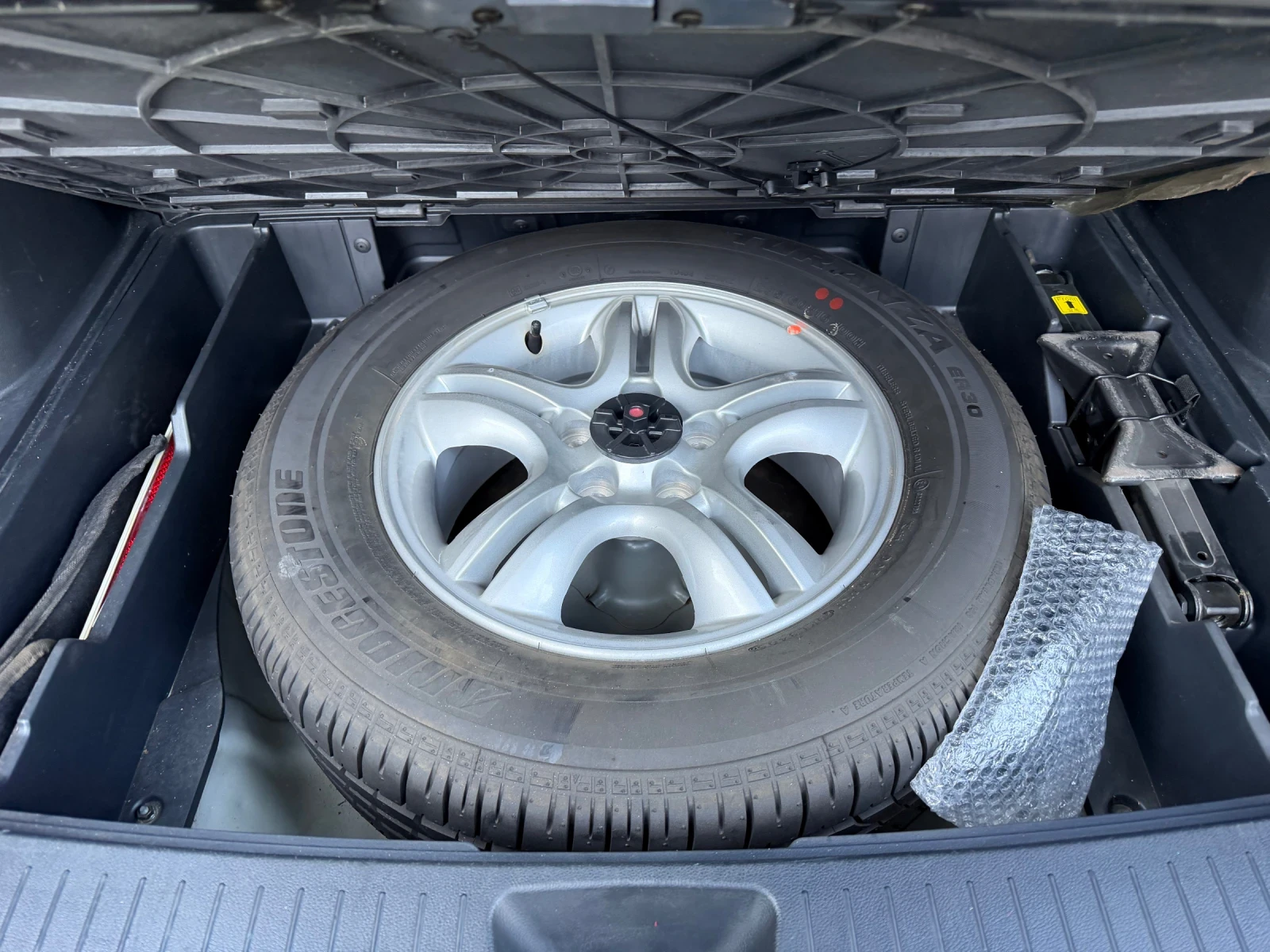 Kia Sportage 2.0 CRDI 4x4 , снимка 16 - Автомобили и джипове - 55328027
