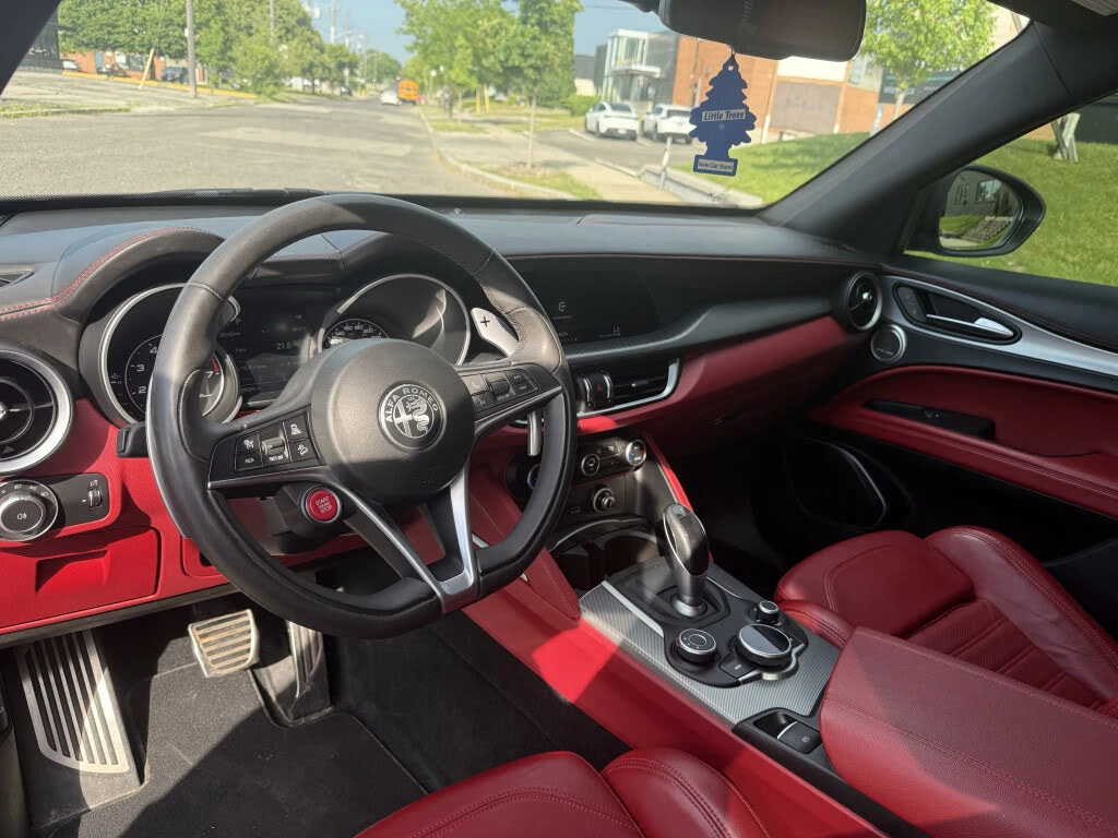 Alfa Romeo Stelvio Ti AWD* HARMAN KARDON* DISTRONIC* PANORAMA* , снимка 9 - Автомобили и джипове - 55512039