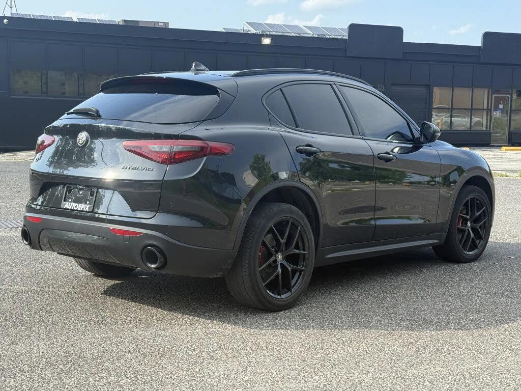 Alfa Romeo Stelvio Ti AWD* HARMAN KARDON* DISTRONIC* PANORAMA* , снимка 5 - Автомобили и джипове - 55512039