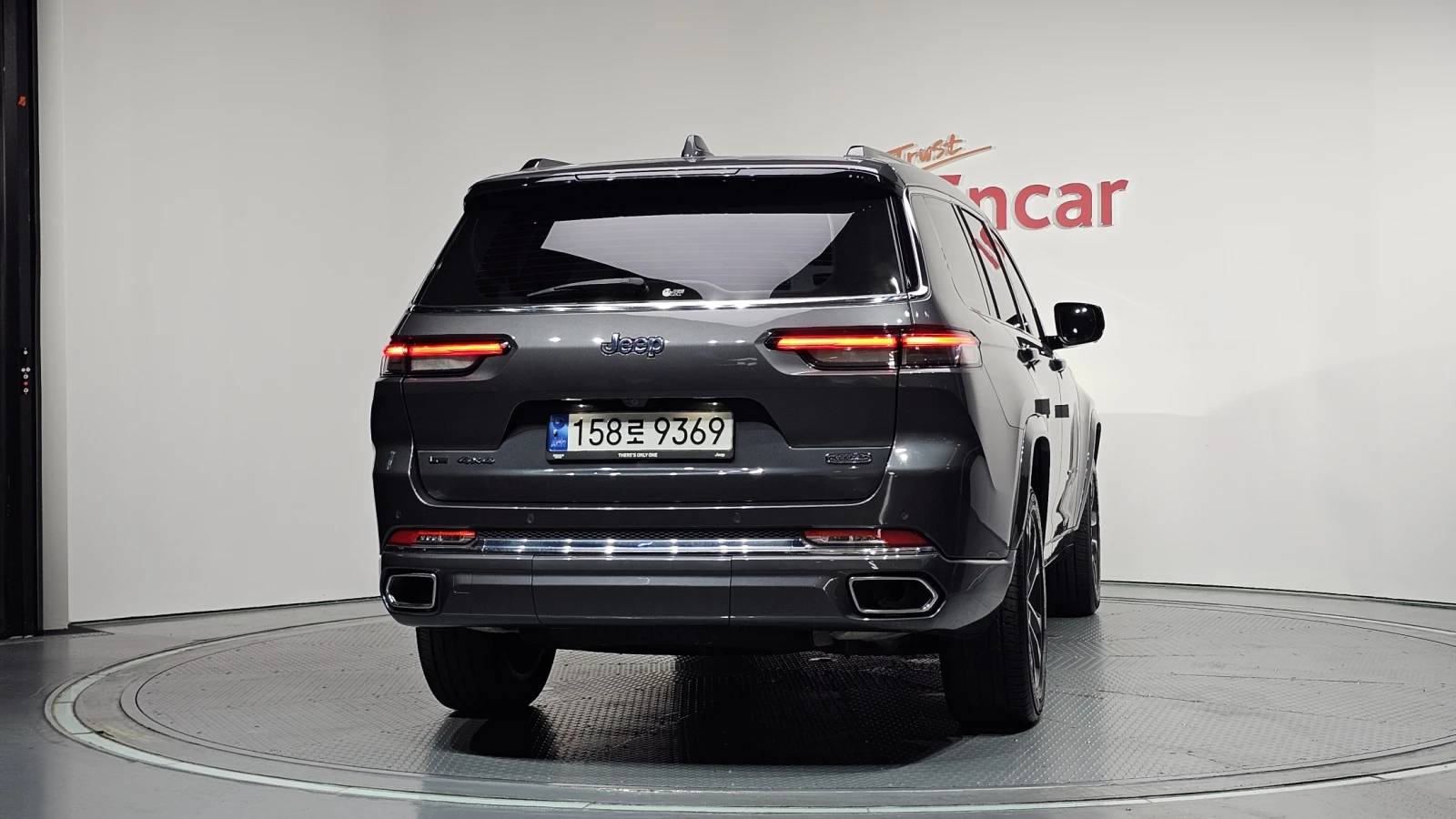 Jeep Grand cherokee L / OVERLAND / 3.6 / DISTRONIC / ОБДУХ / 360КАМЕРА, снимка 4 - Автомобили и джипове - 55526089
