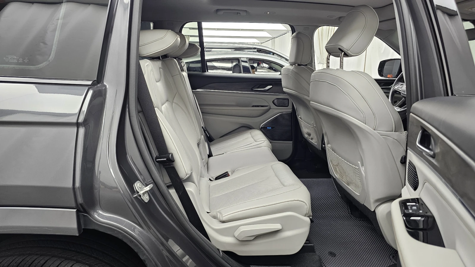 Jeep Grand cherokee L / OVERLAND / 3.6 / DISTRONIC / ОБДУХ / 360КАМЕРА, снимка 12 - Автомобили и джипове - 55526089