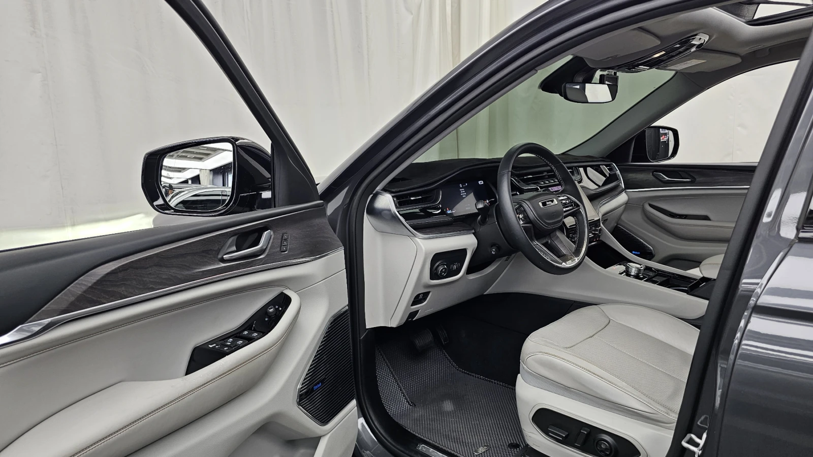 Jeep Grand cherokee L / OVERLAND / 3.6 / DISTRONIC / ОБДУХ / 360КАМЕРА, снимка 10 - Автомобили и джипове - 55526089