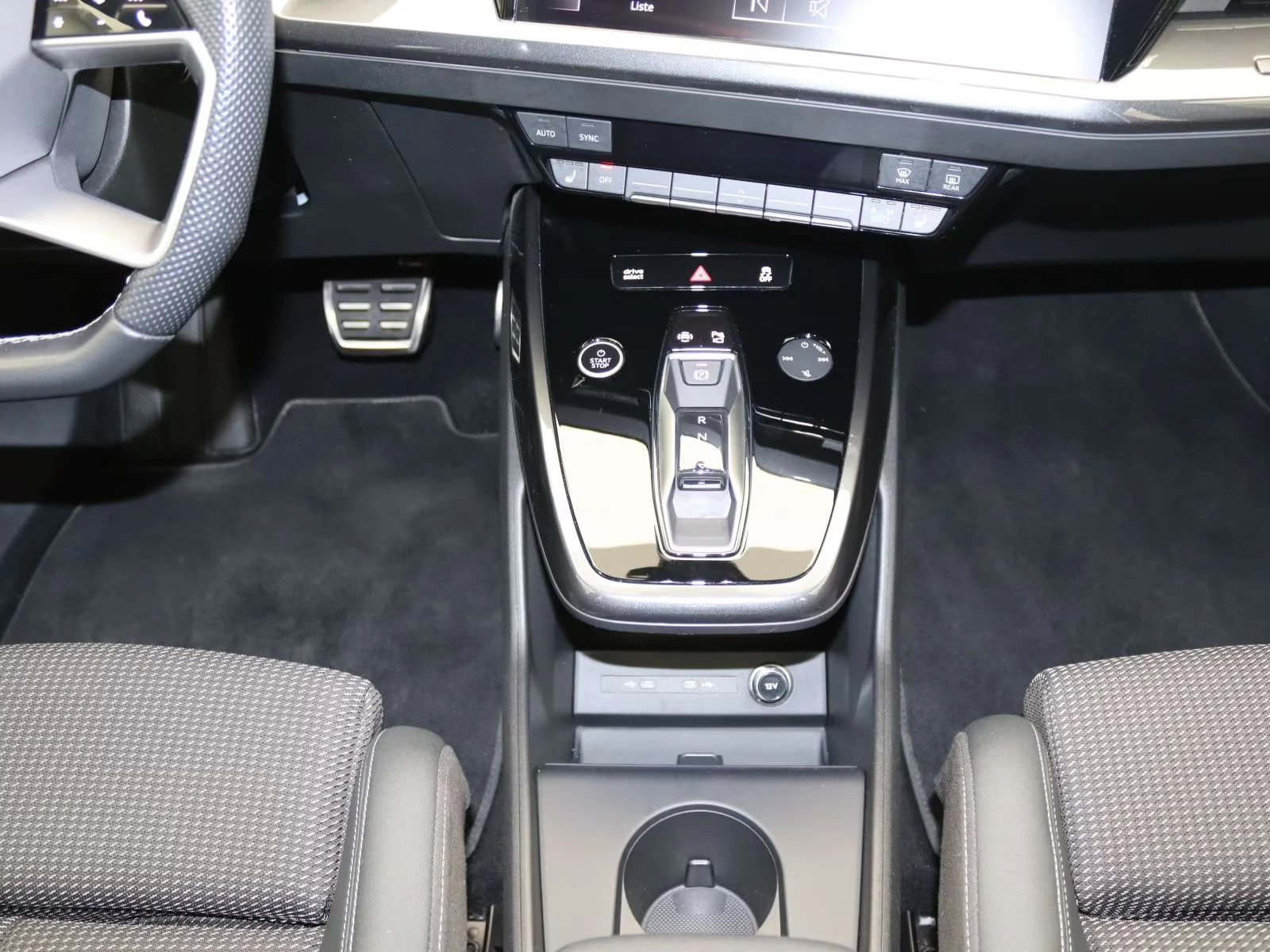 Audi Q4 e-tron/265HP/45/SPORTBACK/S-LINE/CAM/PANO/707z, снимка 13 - Автомобили и джипове - 55553916