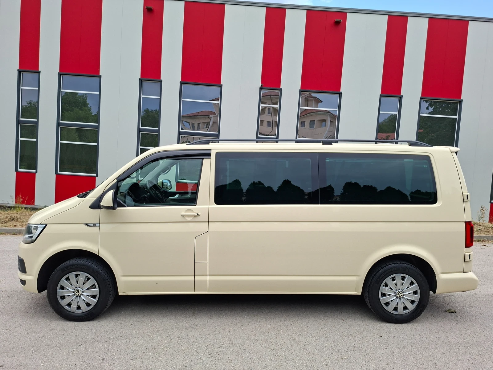 VW Caravelle Automatic 8+ 1 - изображение 3