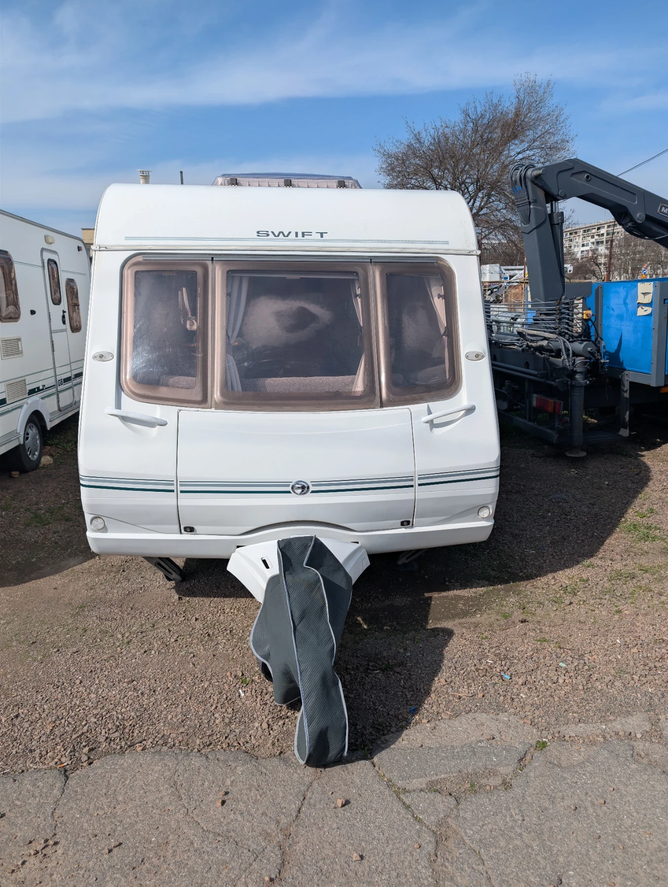 Каравана Swift Challenger , снимка 2 - Каравани и кемпери - 53717304