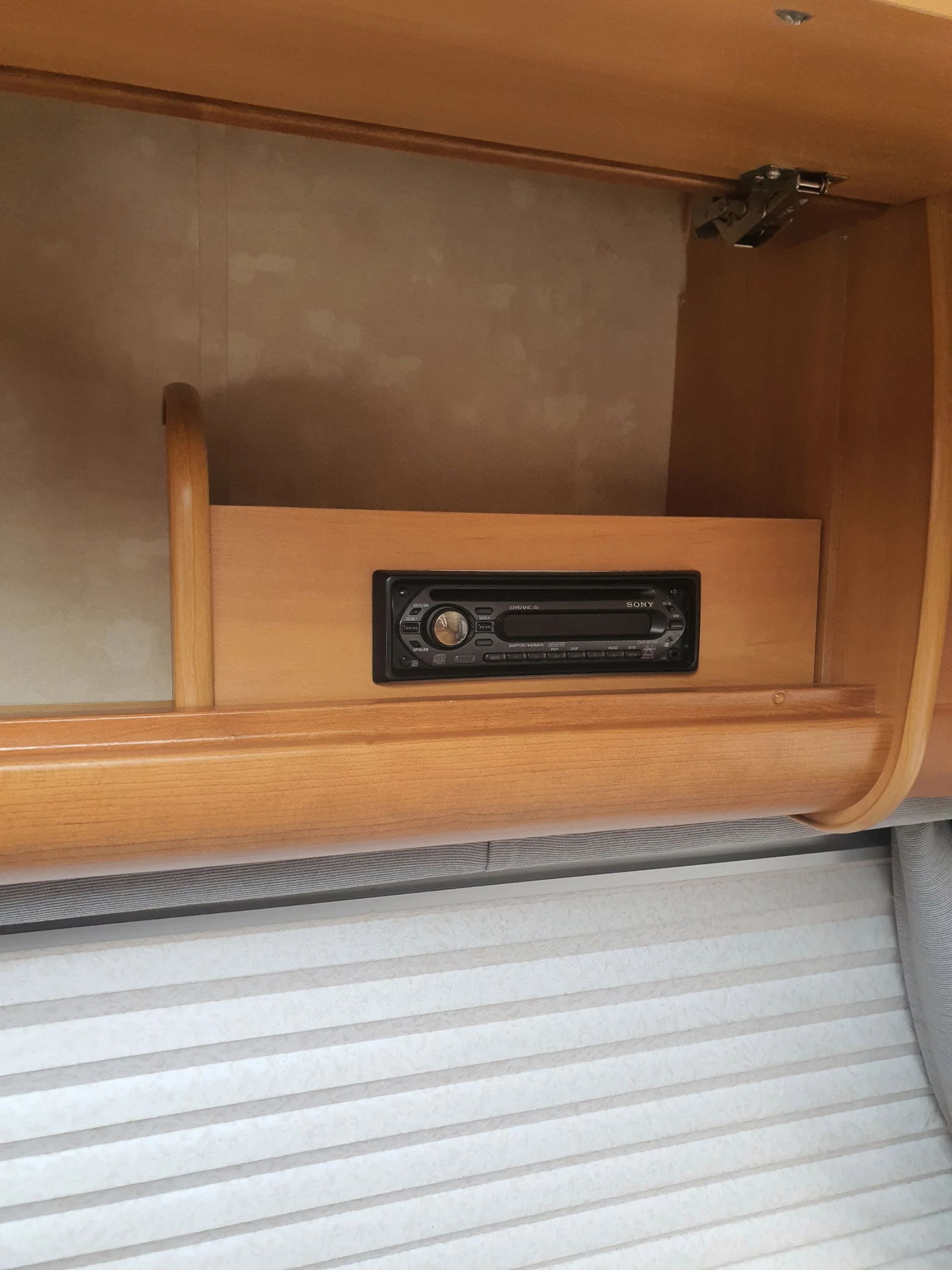 Каравана Swift Challenger , снимка 14 - Каравани и кемпери - 53717304