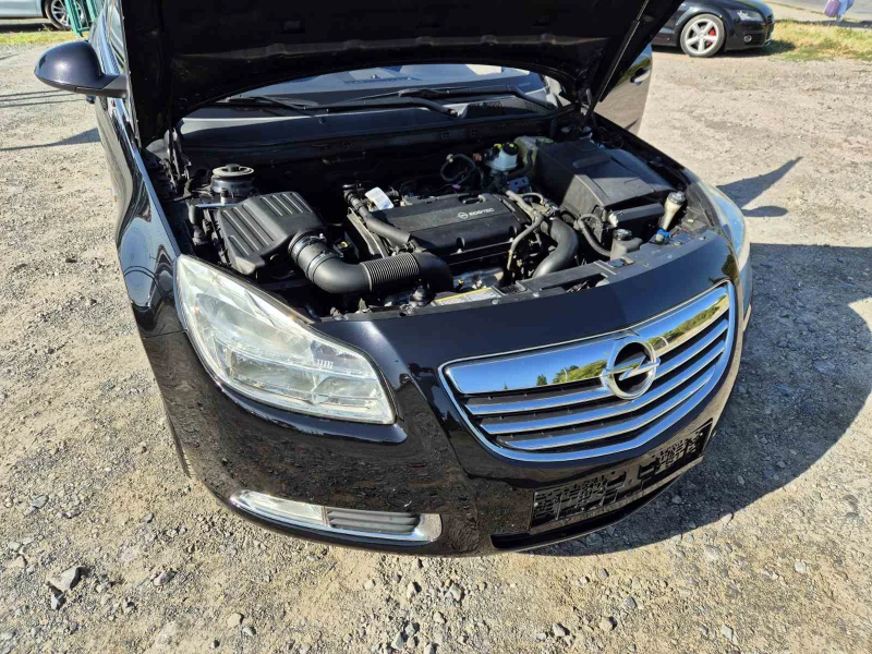 Opel Insignia 1.6Turbo, снимка 15 - Автомобили и джипове - 46987757