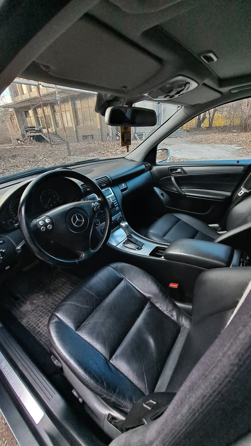 Mercedes-Benz C 320, снимка 17 - Автомобили и джипове - 49132078