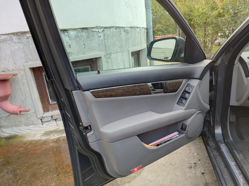 Mercedes-Benz C 220 S204, снимка 7 - Автомобили и джипове - 52405963
