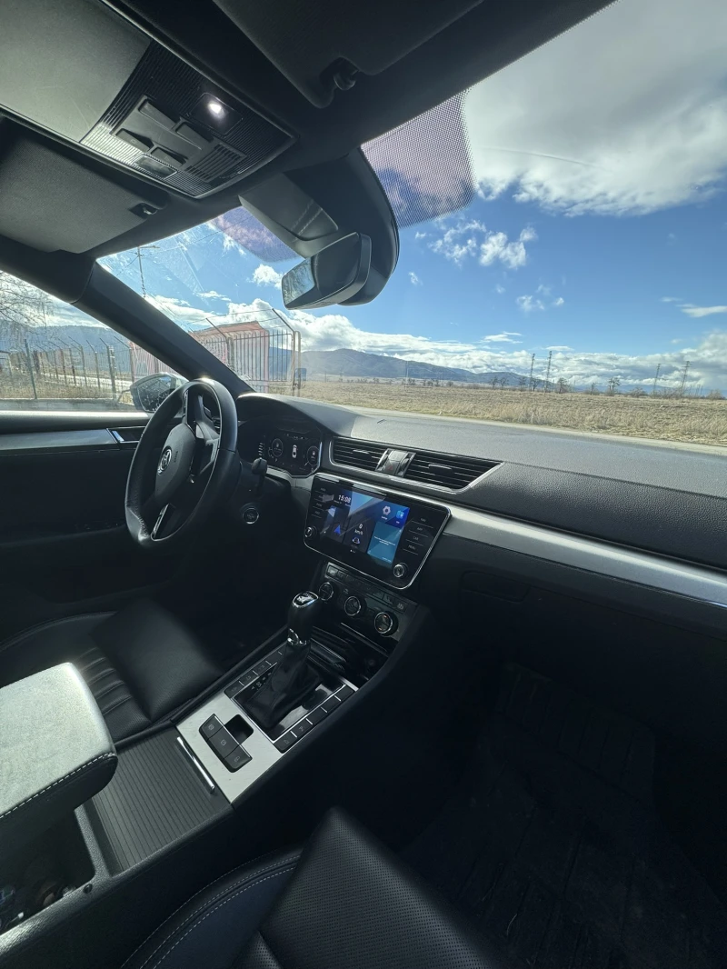 Skoda Superb, снимка 6 - Автомобили и джипове - 53400958