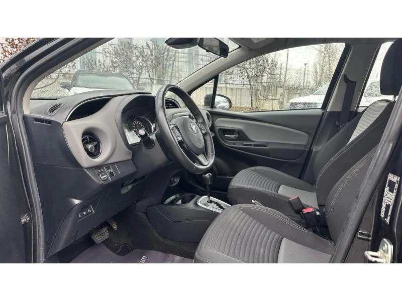 Toyota Yaris YARIS 1.5 HSD ACTIVE, снимка 12 - Автомобили и джипове - 52950204