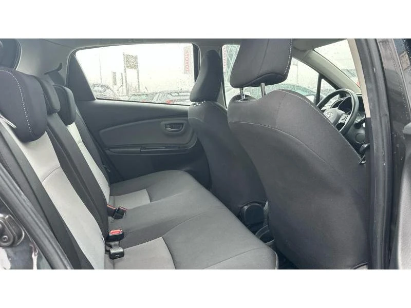 Toyota Yaris YARIS 1.5 HSD ACTIVE, снимка 7 - Автомобили и джипове - 52950204