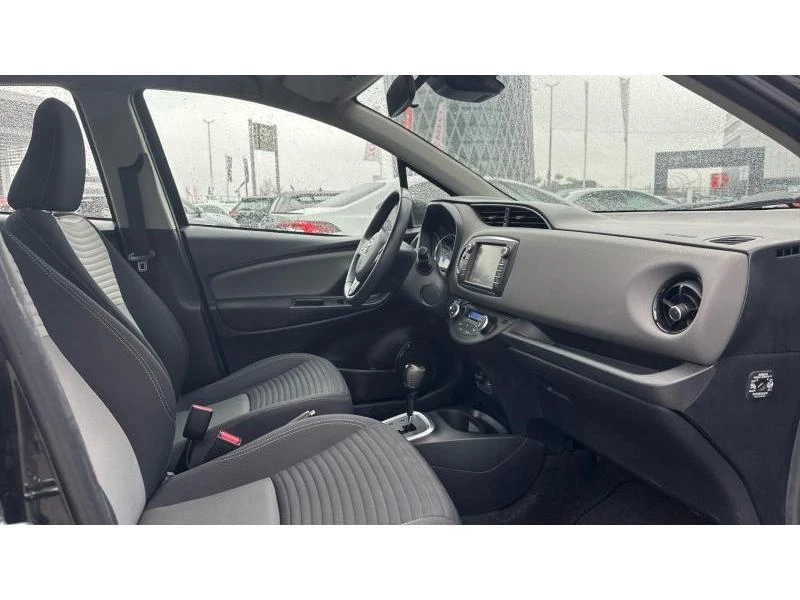 Toyota Yaris YARIS 1.5 HSD ACTIVE, снимка 6 - Автомобили и джипове - 52950204