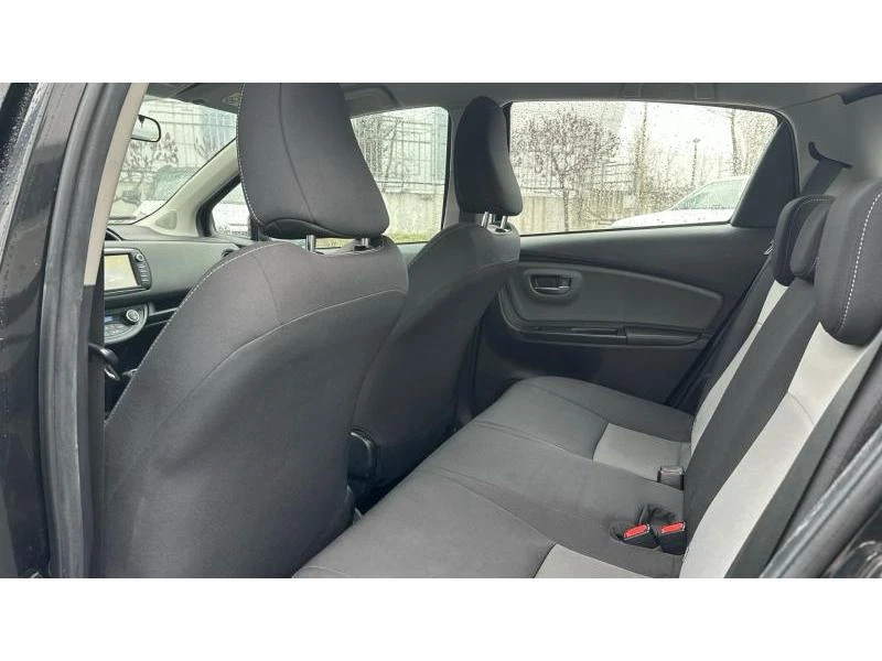 Toyota Yaris YARIS 1.5 HSD ACTIVE, снимка 11 - Автомобили и джипове - 52950204