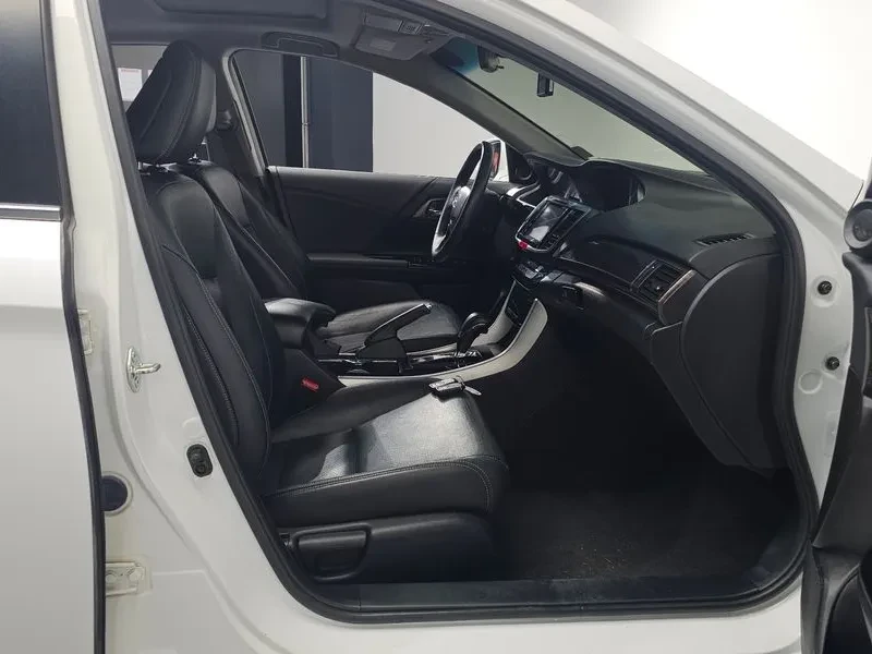 Honda Accord 2.4 9Th Generation, снимка 11 - Автомобили и джипове - 55812950