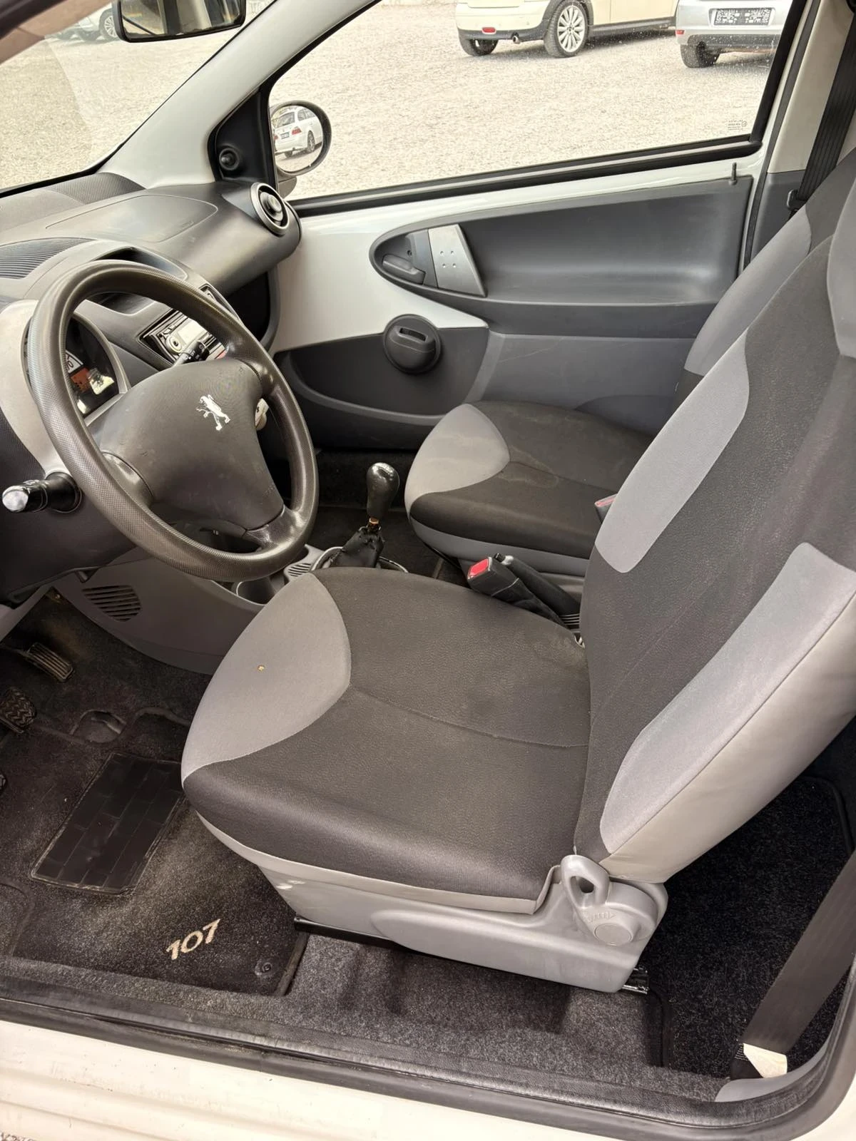 Peugeot 107 1.0 Бензин 2012г. Товаро-пътнически - изображение 8