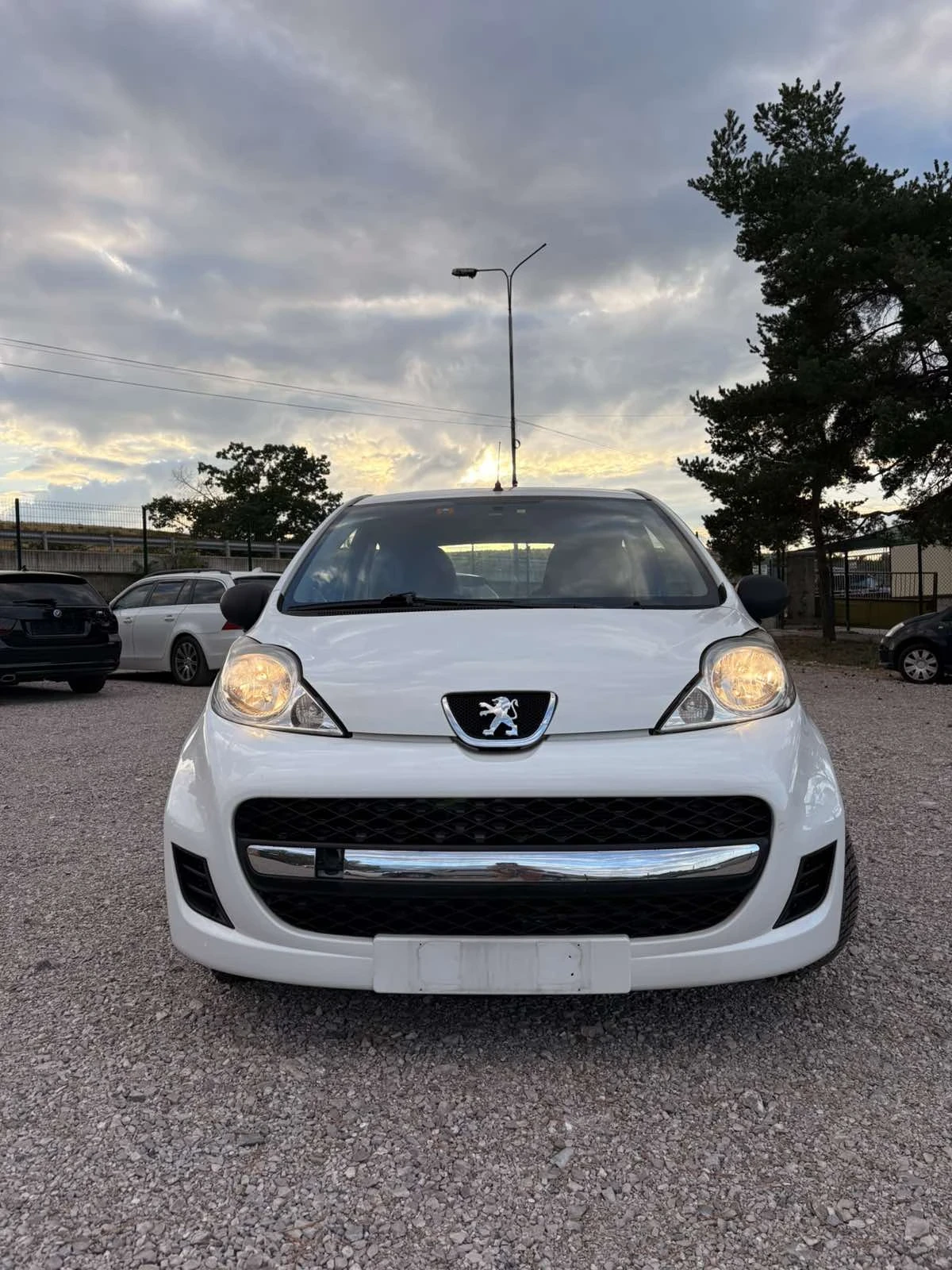 Peugeot 107 1.0 Бензин 2012г. Товаро-пътнически - изображение 2