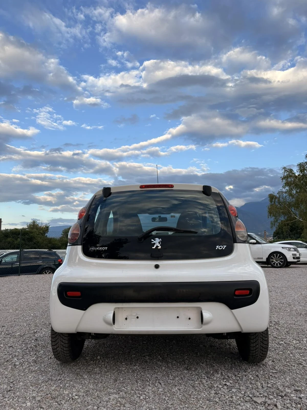 Peugeot 107 1.0 Бензин 2012г. Товаро-пътнически - изображение 7