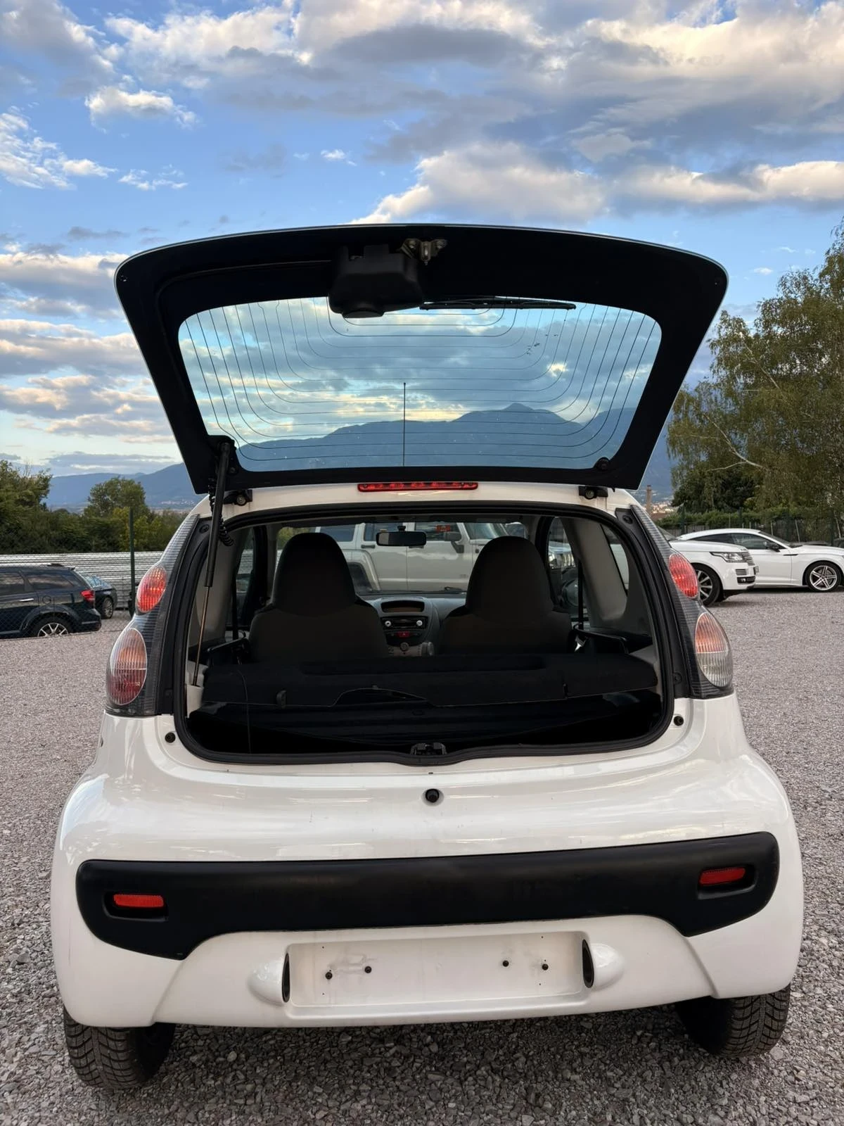 Peugeot 107 1.0 Бензин 2012г. Товаро-пътнически - изображение 3