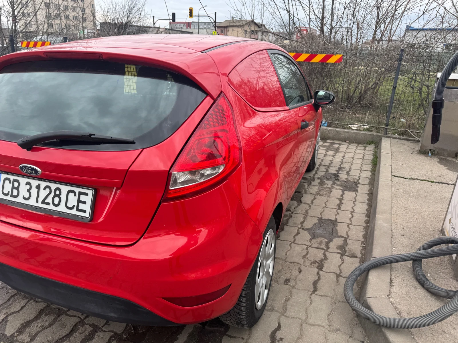 Ford Fiesta 1.4TDCI 1+ 1 климатик, ЕКО-5 (ТОП-ЦЕНА), снимка 3 - Автомобили и джипове - 53819311
