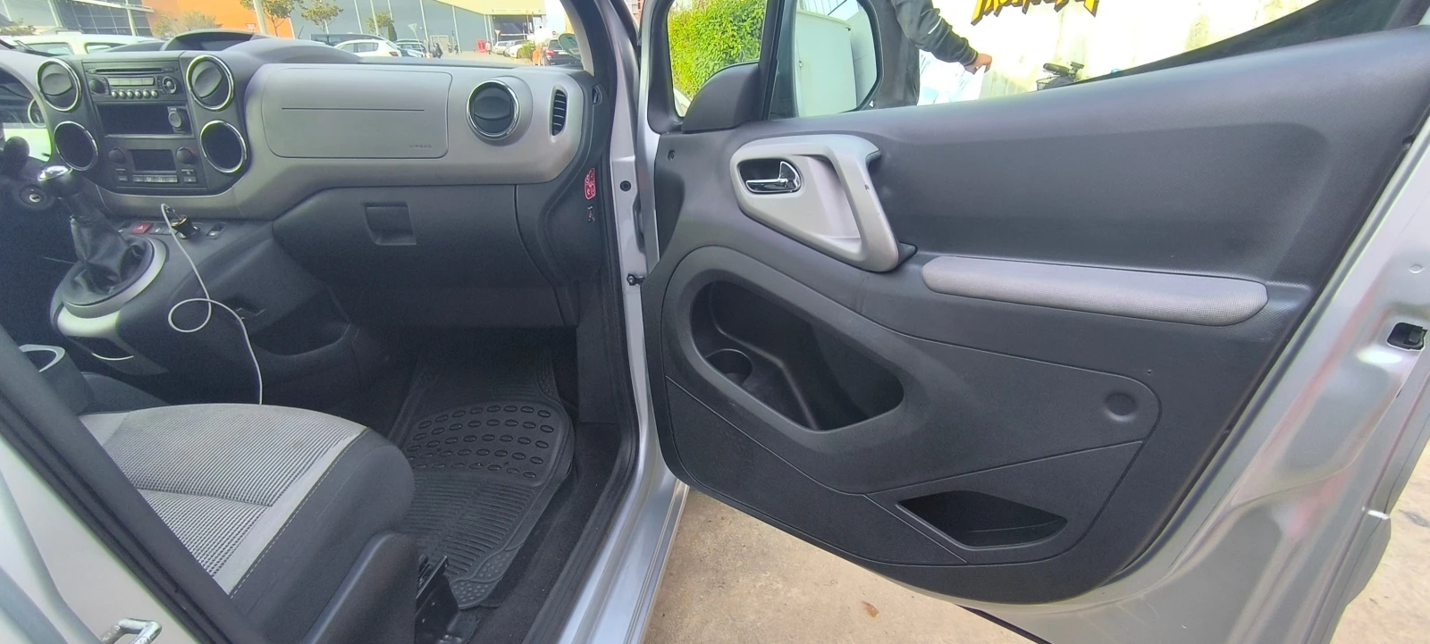 Peugeot Partner Tepee , снимка 12 - Автомобили и джипове - 53811710