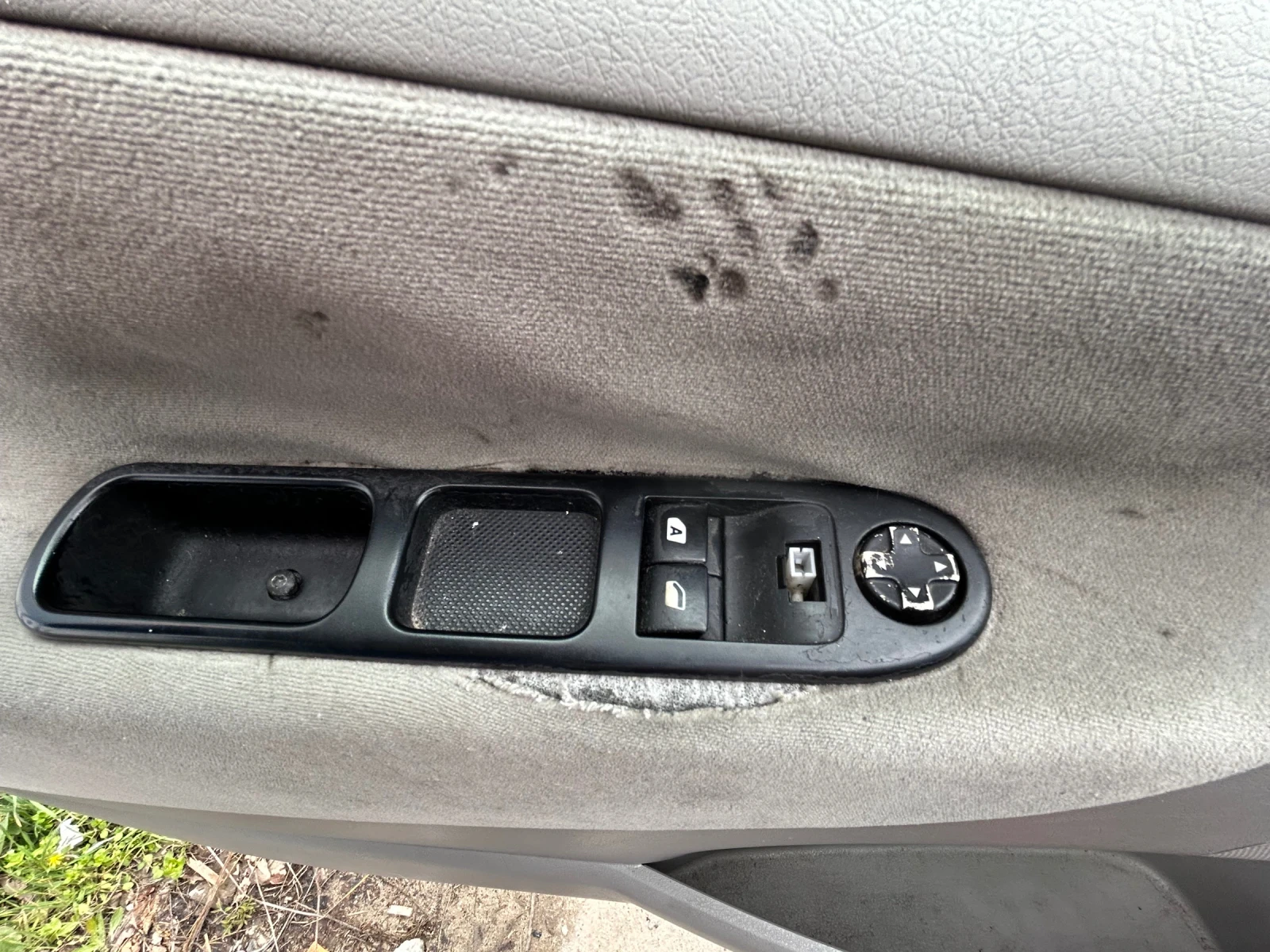 Peugeot 207, снимка 6 - Автомобили и джипове - 54039505