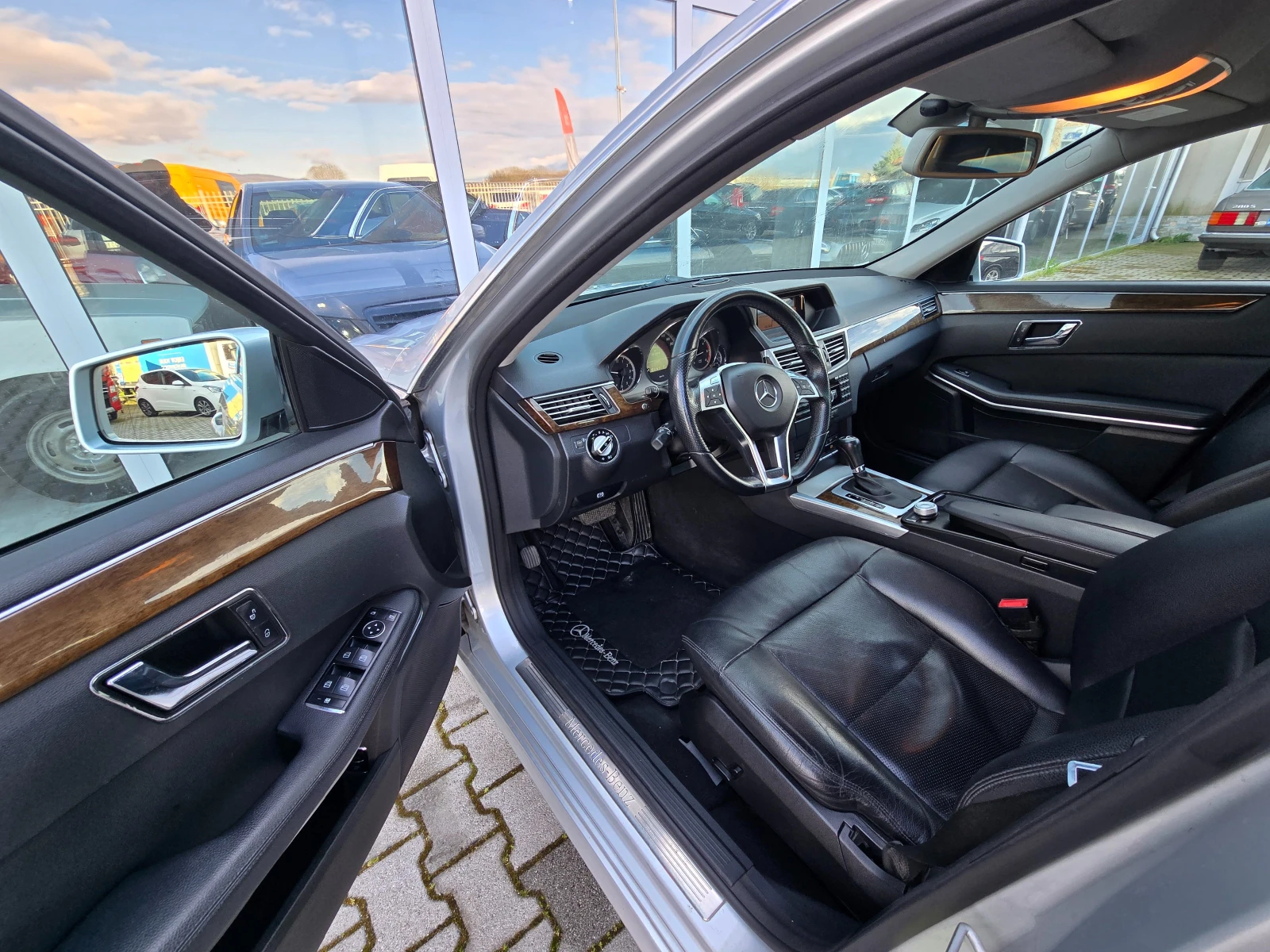 Mercedes-Benz E 220 CDi , снимка 8 - Автомобили и джипове - 54096349