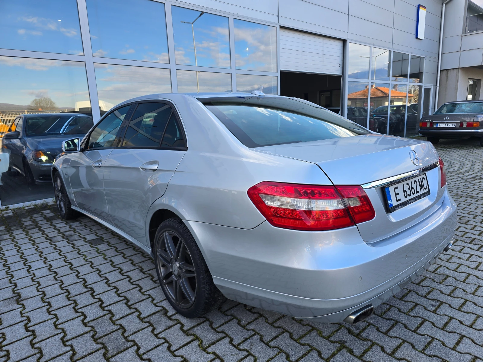 Mercedes-Benz E 220 CDi , снимка 7 - Автомобили и джипове - 54096349