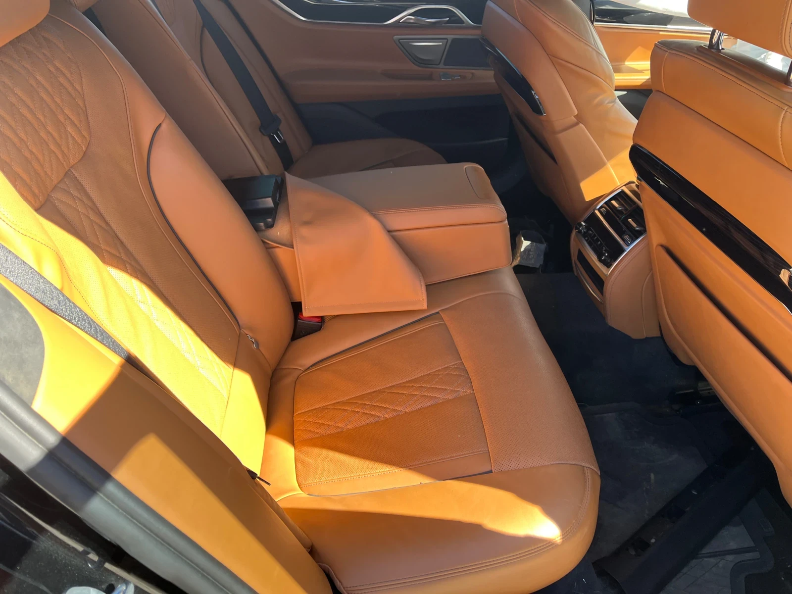 BMW 750 G11 449hp M-pack НА ЧАСТИ, снимка 5 - Автомобили и джипове - 54319276