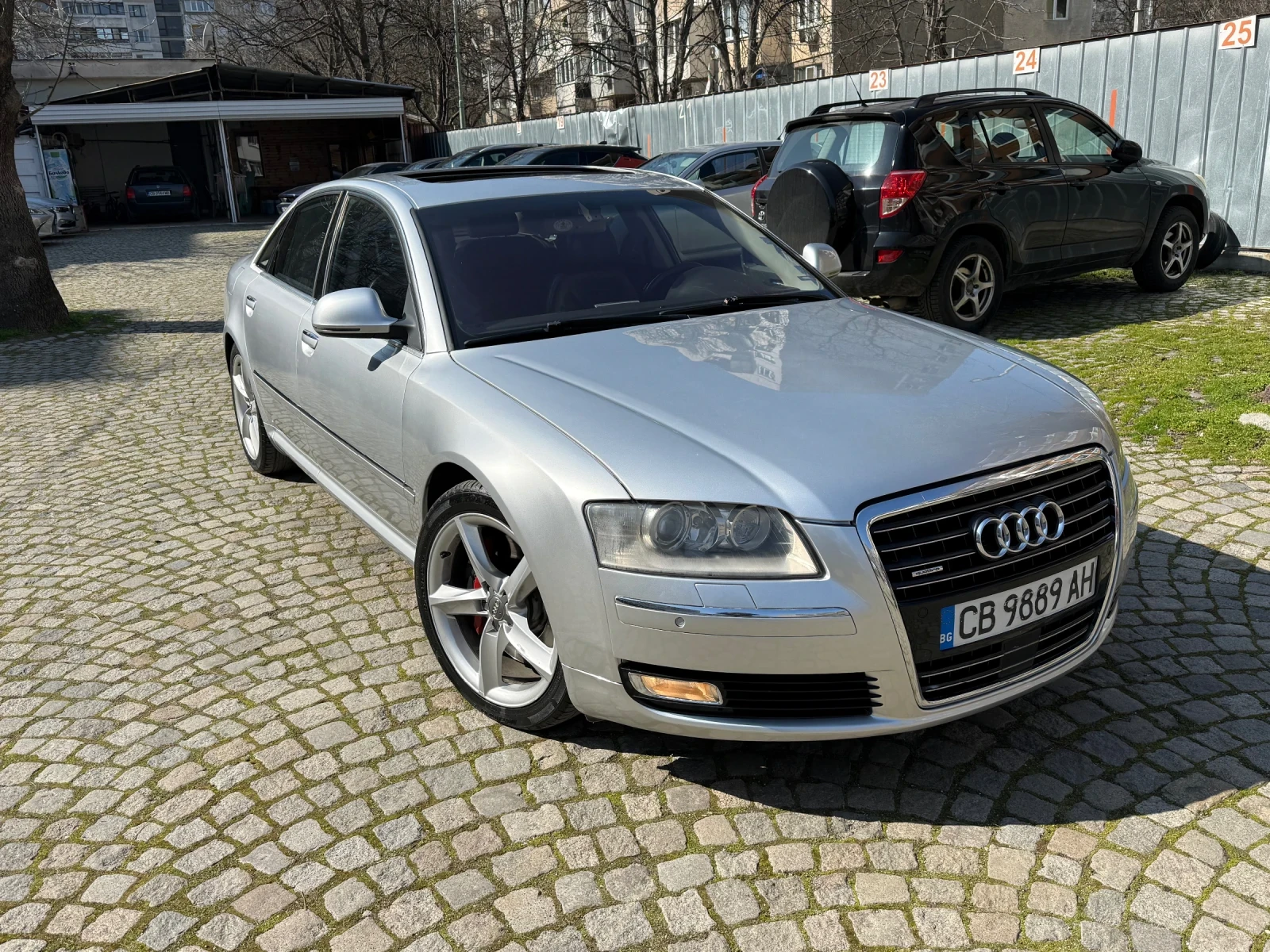 Audi A8 Обслужен ! с Газ-ИНЖ Фейс лифт Bose щтори, снимка 2 - Автомобили и джипове - 54697495