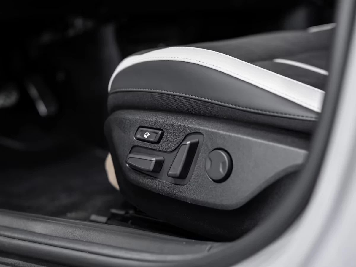 Kia EV6 GT-Line FACELIFT 84kWh AWD 325hp Warranty!, снимка 9 - Автомобили и джипове - 54822182