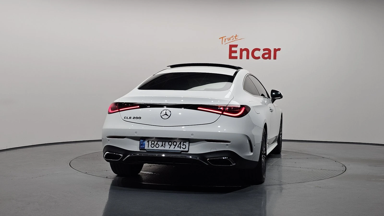 Mercedes-Benz CLE 200 ЛЮК* 360* KEYLESS* ПОДГРЕВ ВОЛАН* КРАЙНА ЦЕНА, снимка 4 - Автомобили и джипове - 55271932