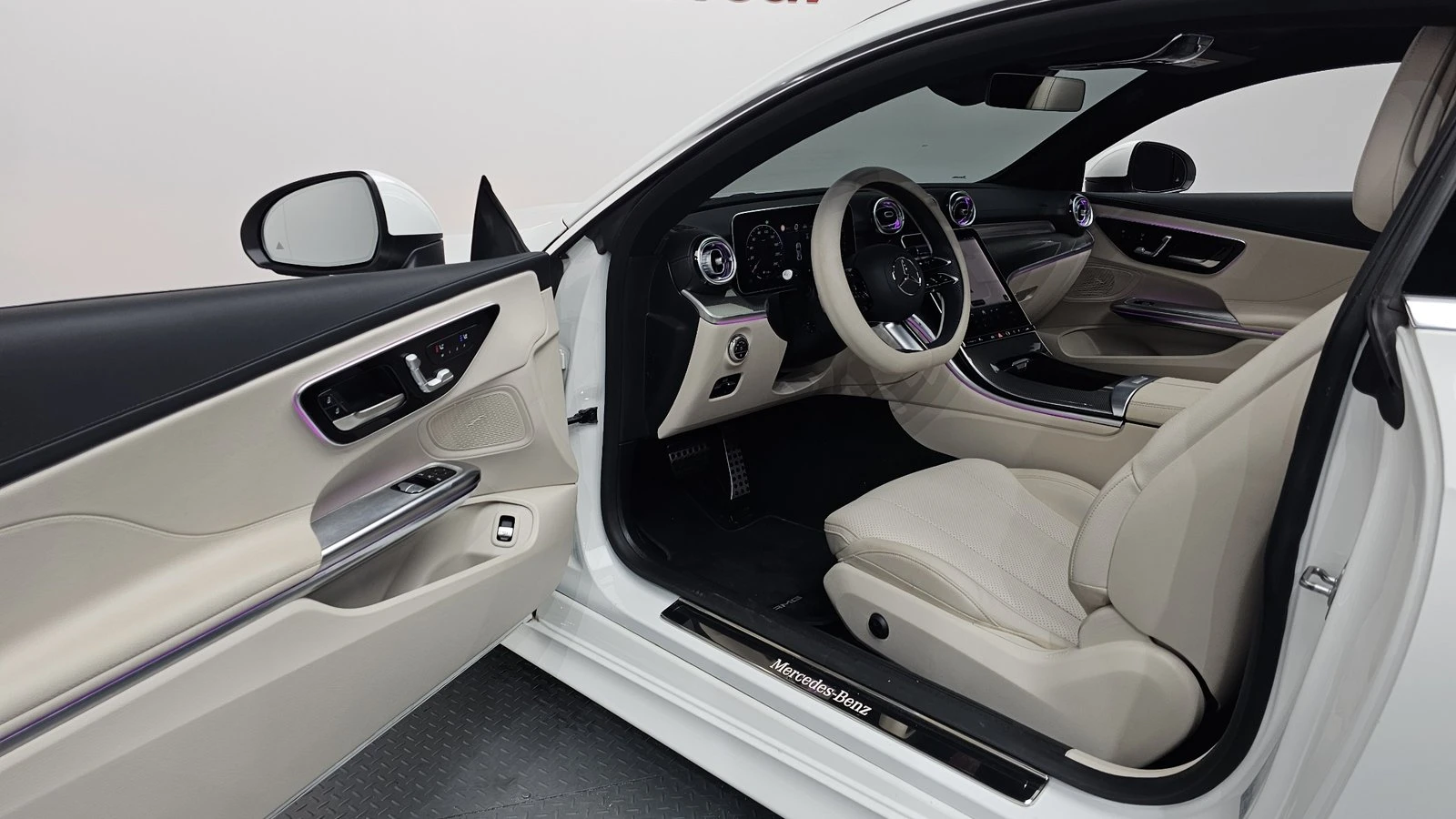 Mercedes-Benz CLE 200 ЛЮК* 360* KEYLESS* ПОДГРЕВ ВОЛАН* КРАЙНА ЦЕНА, снимка 10 - Автомобили и джипове - 55271932